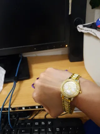 Reloj y Accesorios Dorados