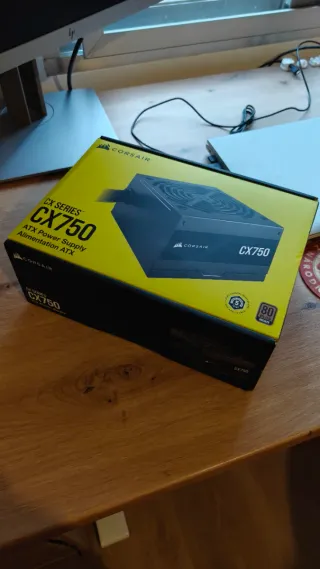 Corsair CX750 Fuente de Alimentación