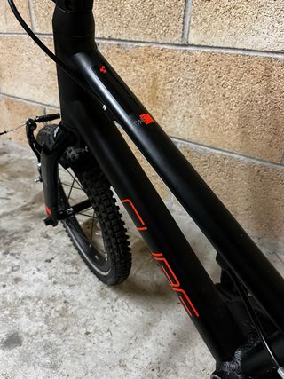 Bicicleta Cube Numove 140