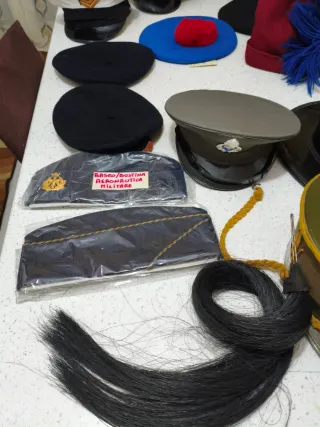 Lotto 12 Baschi e Berretti Militari