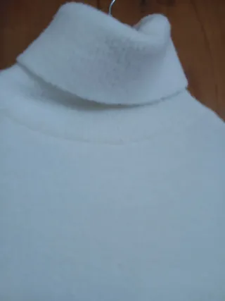 Jersey lana tacto suave cuello alto blanco