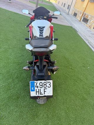 Honda CBR 600 2011 Roja y Blanca