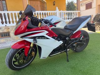 Honda CBR 600 2011 Roja y Blanca