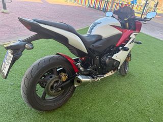 Honda CBR 600 2011 Roja y Blanca