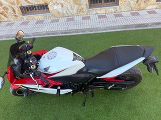 Honda CBR 600 2011 Roja y Blanca