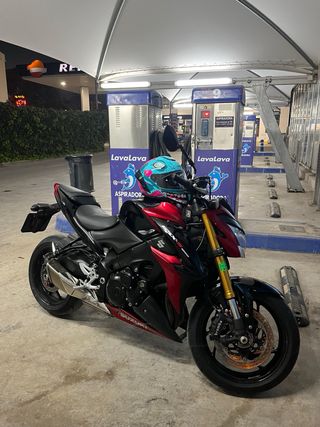 Suzuki GSX-1000s Naked Negra/Roja
