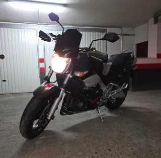 Suzuki GSR 600 Negra/Plata