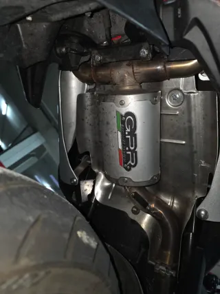 Suzuki GSR 600 Negra/Plata