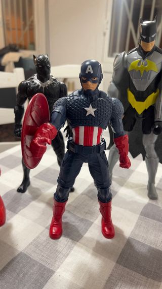 Muñecos Marvel: Spiderman y Capitán América