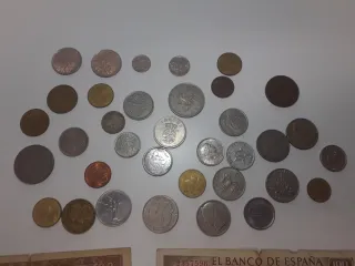 Collezione di monete e banconote straniere