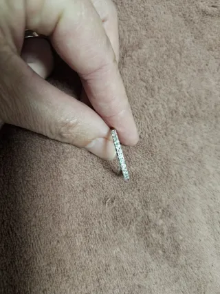 Anillo de plata con circonitas