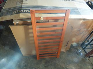 Cuna artesanal de cerezo