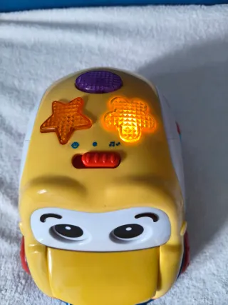 Coche de arrastre infantil amarillo