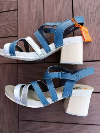 Sandalias ART mujer azul y plata