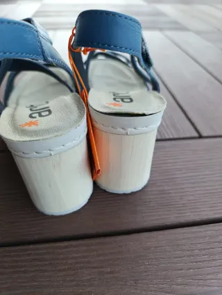 Sandalias ART mujer azul y plata