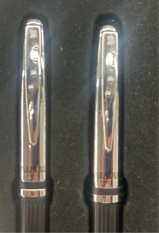 Elegante astuccio con due penne Balmain Paris