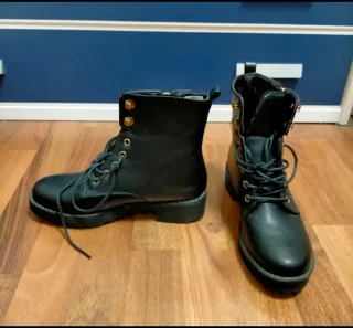 Botines nuevos talla 37