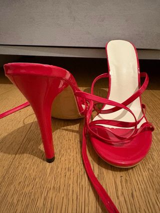 Sandali rossi con tacco