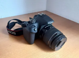 Cámara Canon EOS 2000D + Objetivo EFS 18-55mm