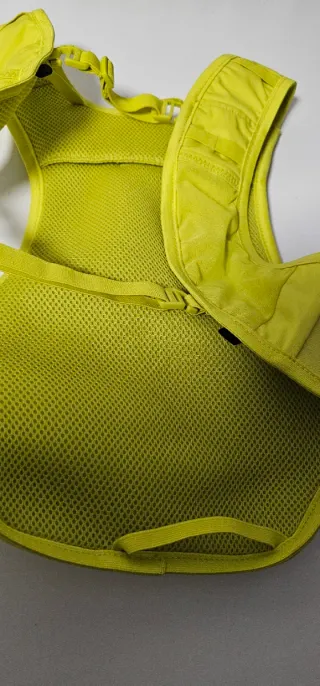 Mochila Trail Running Verde y Amarillo