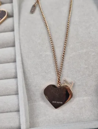 ✨️Conjunto Corazón LV vintage (acero Inoxidable)✨️