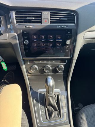 VW Golf Advance 1.6TDi 115cv automatico