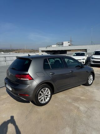 VW Golf Advance 1.6TDi 115cv automatico