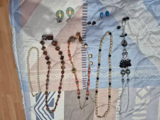 Collares y pendientes vintage