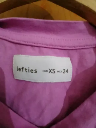 Dos tops cortos uno rosa y otro azul