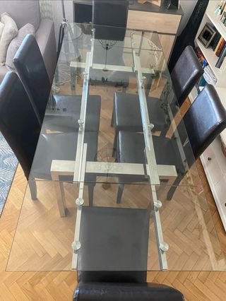 Mesa Comedor Extensible + 6 Sillas Piel