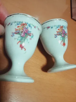 2 Portauova in ceramica vintage dipinti a mano