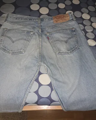 Pantalones Tejanos LEVIS originales perfecto estad