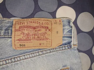 Pantalones Tejanos LEVIS originales perfecto estad