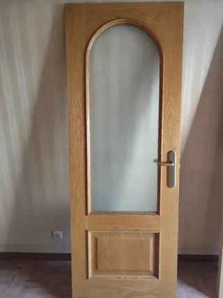 8 puertas, lote por 400 euros, unidad 60 euros.