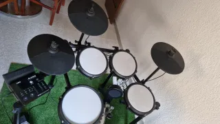 Batería Electrónica Alesis Nitro Max