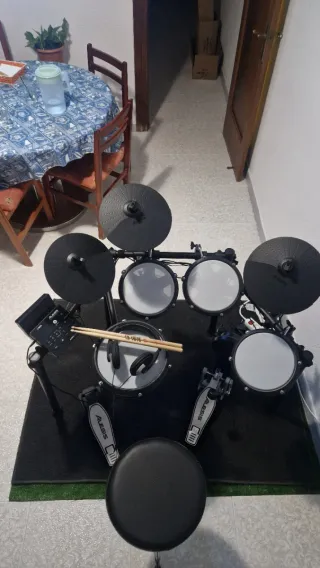 Batería Electrónica Alesis Nitro Max