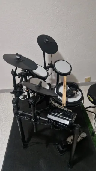 Batería Electrónica Alesis Nitro Max