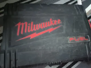 Taladro Milwaukee M18 y taladro metabo m18