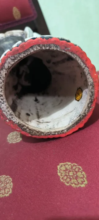 Thun donna tirolese con cesto di frutta