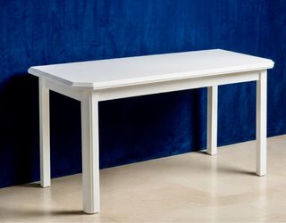 Mesa de comedor blanca de madera