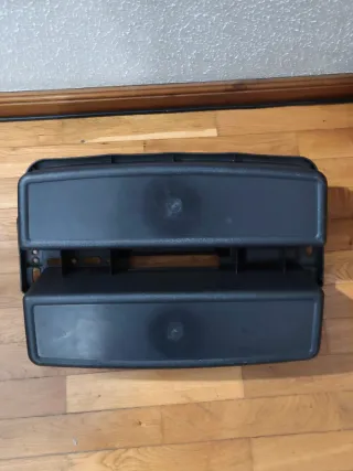 Cestos para escadas em plástico