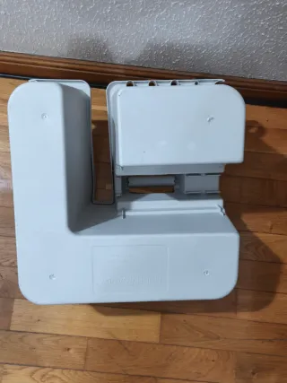 Cestos para escadas em plástico