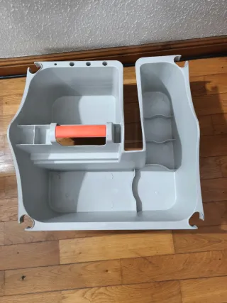 Cestos para escadas em plástico