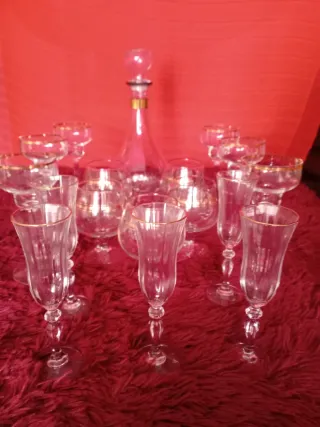 Juego copas y licorera