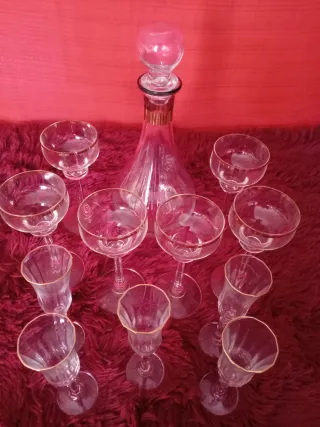 Juego copas y licorera