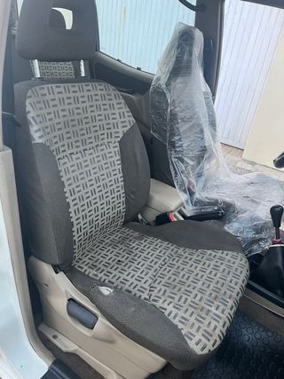 Nissan Terrano II 2003