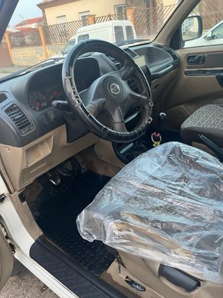 Nissan Terrano II 2003