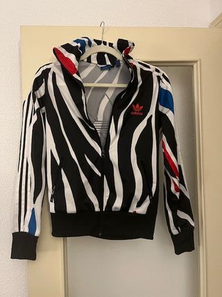 Sudadera adidas vintage con logo grande en espalda