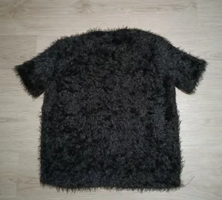 Camiseta peluda negra manga corta