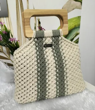 Borsa donna macramè con manici in legno